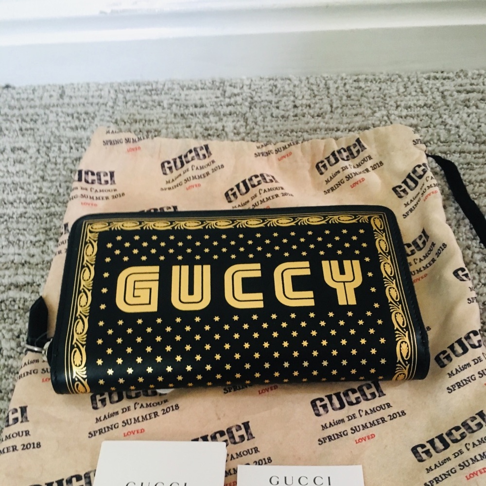 New Authentic Guccy Logo Moon & Stars Leather Zip Around Wallet - Picture 6 of 8